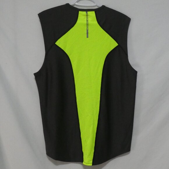 UNDER ARMOUR - Heat Gear | medium | Exercise Tank Top With Back Mesh Centre - Picture 2 of 13